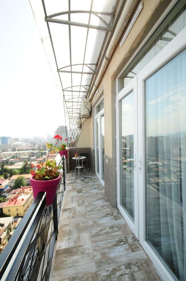 Apartments With A View Of The Trinity Holy Batumi Ngoại thất bức ảnh