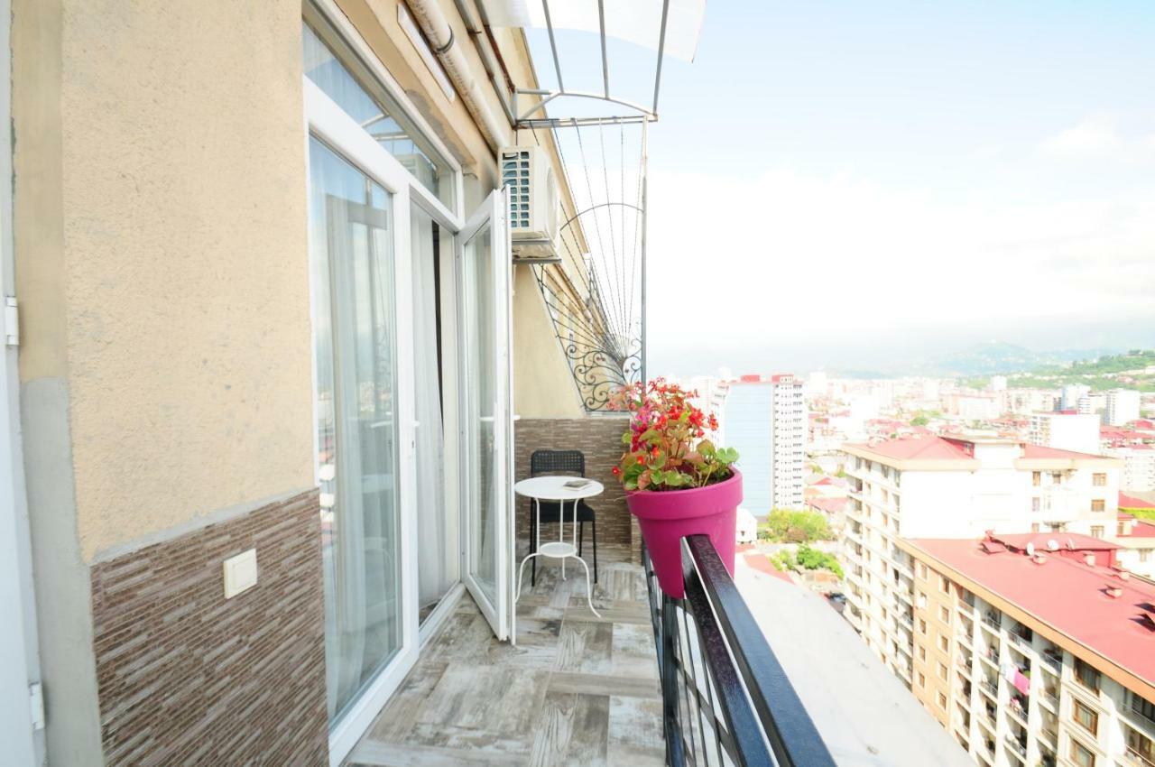 Apartments With A View Of The Trinity Holy Batumi Ngoại thất bức ảnh