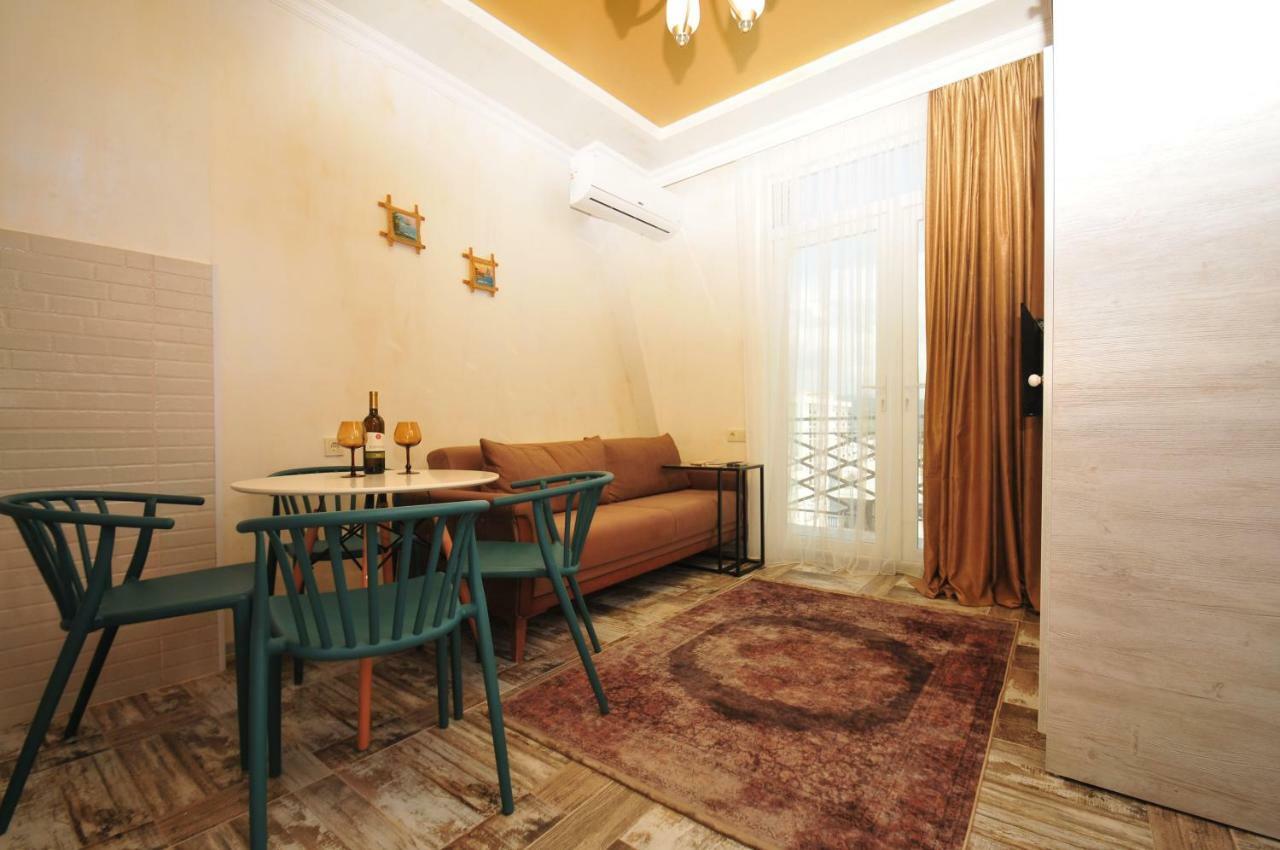 Apartments With A View Of The Trinity Holy Batumi Ngoại thất bức ảnh