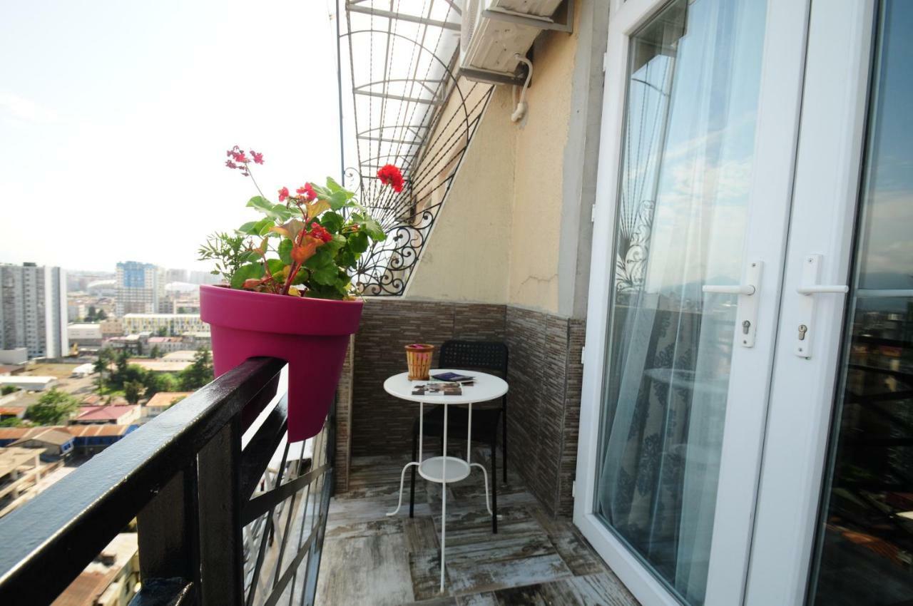 Apartments With A View Of The Trinity Holy Batumi Ngoại thất bức ảnh